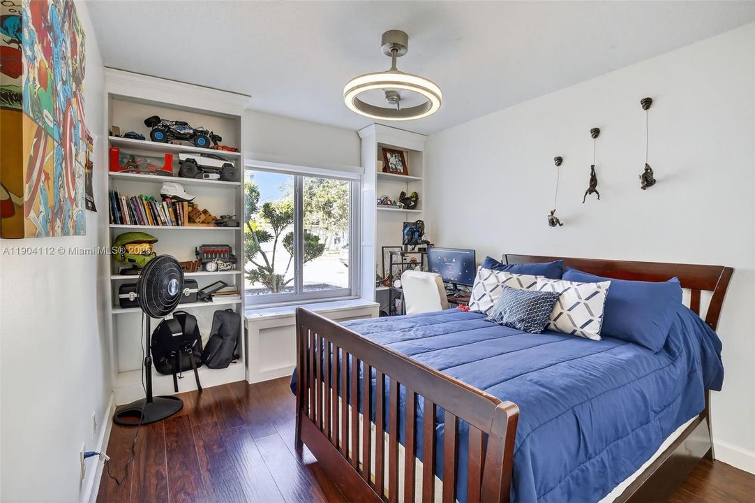 出租: $5,500 (4 贝兹, 2 浴室, 2291 平方英尺)