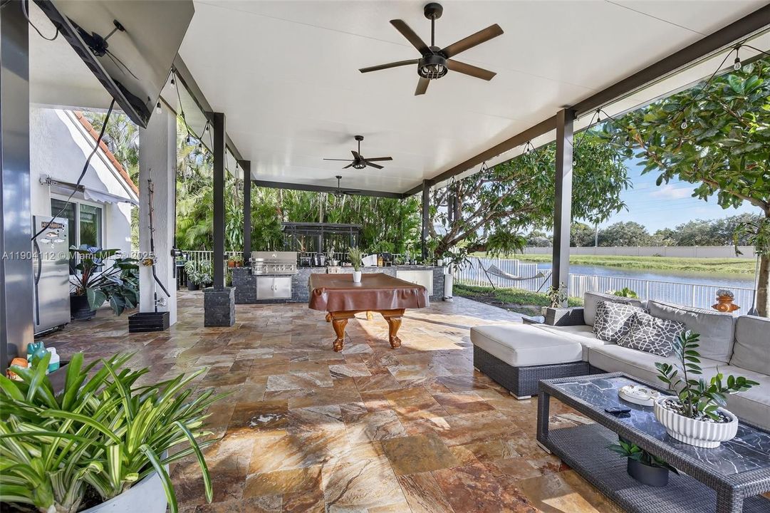 出租: $5,500 (4 贝兹, 2 浴室, 2291 平方英尺)