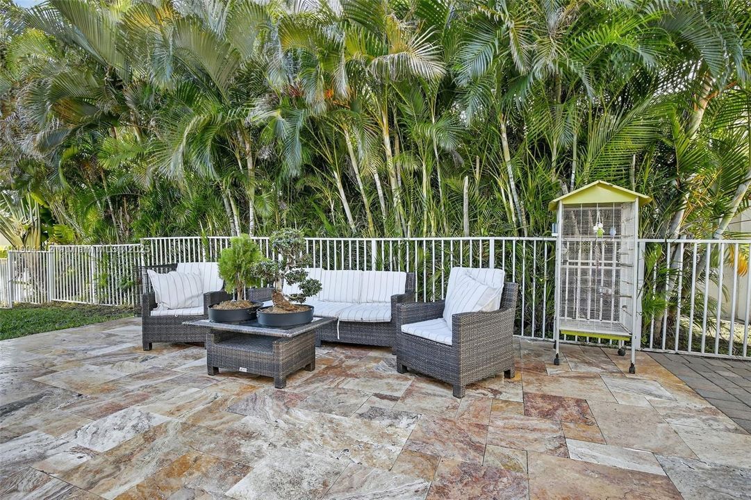 出租: $5,500 (4 贝兹, 2 浴室, 2291 平方英尺)