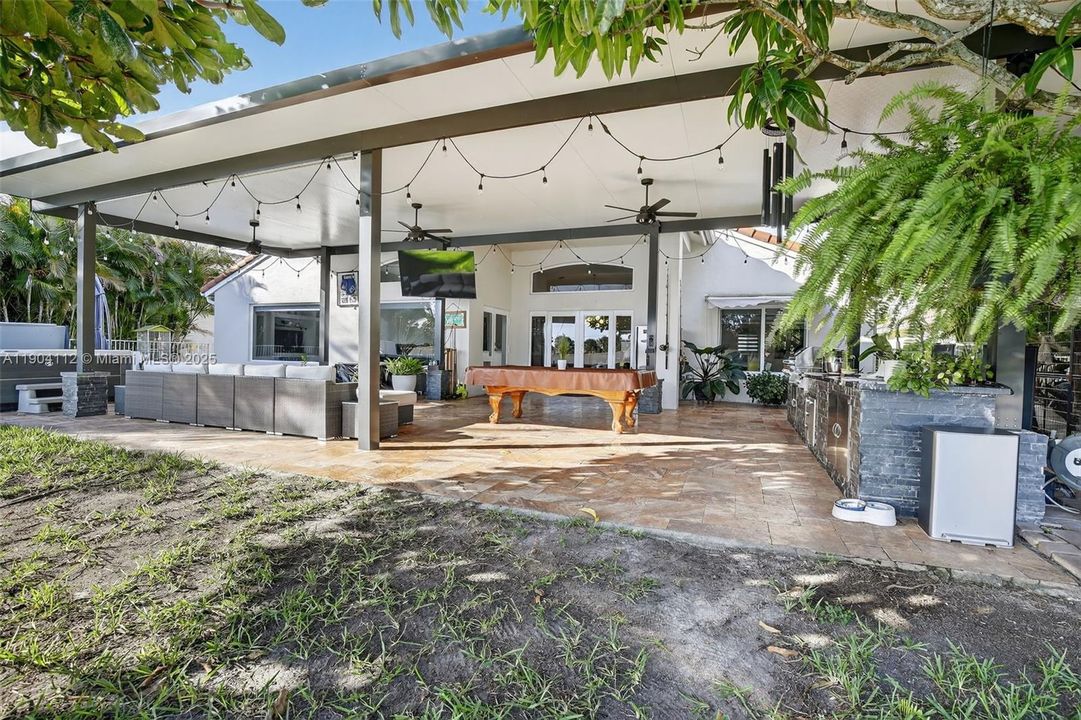 出租: $5,500 (4 贝兹, 2 浴室, 2291 平方英尺)