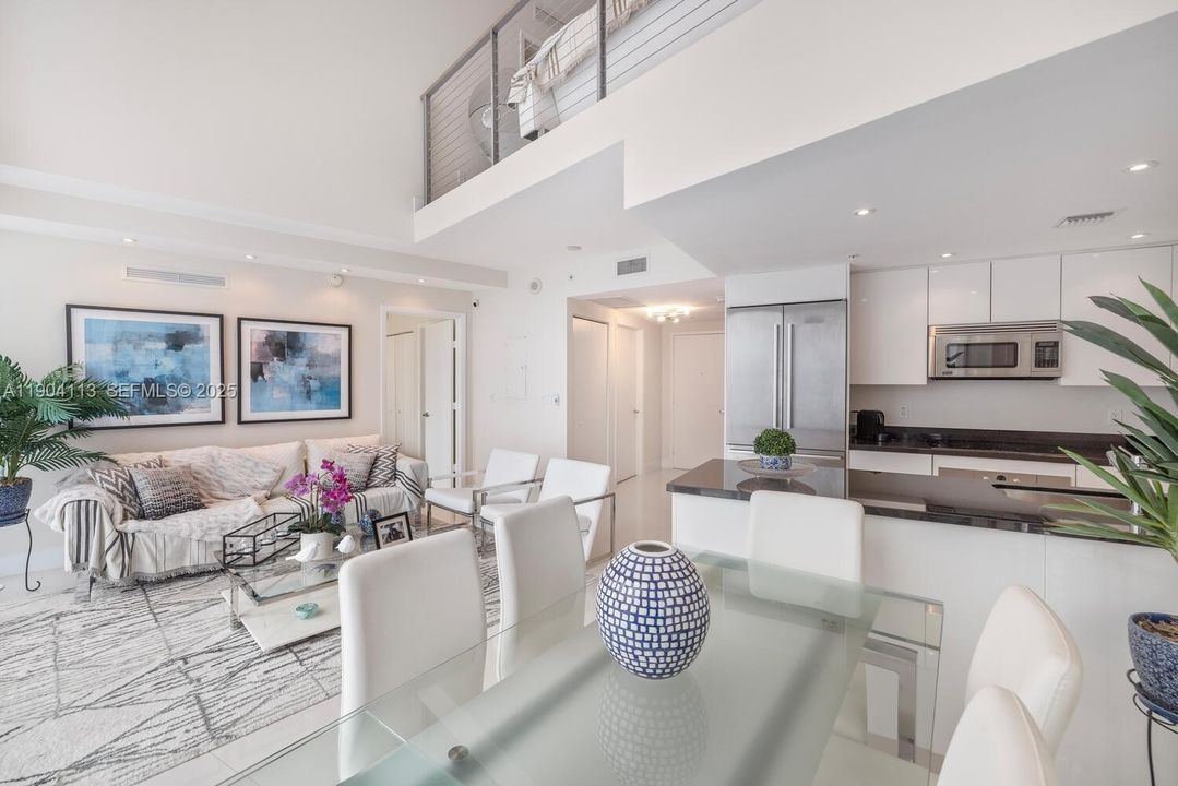 For Sale: $849,000 (3 beds, 3 baths, 1508 Square Feet)