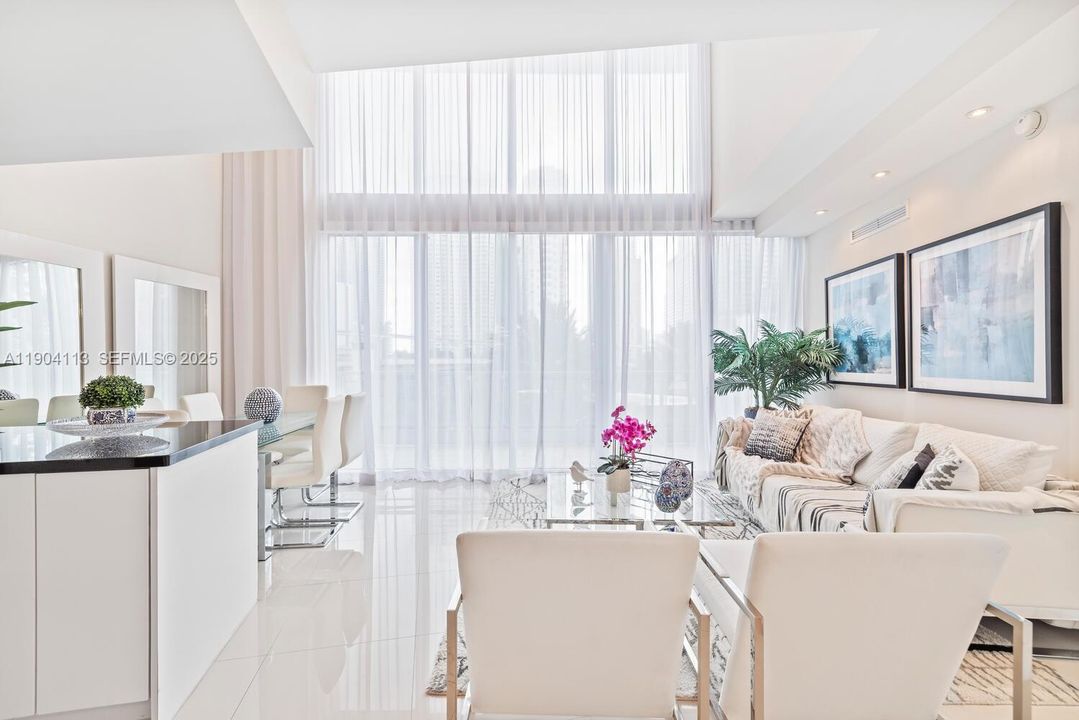 For Sale: $849,000 (3 beds, 3 baths, 1508 Square Feet)