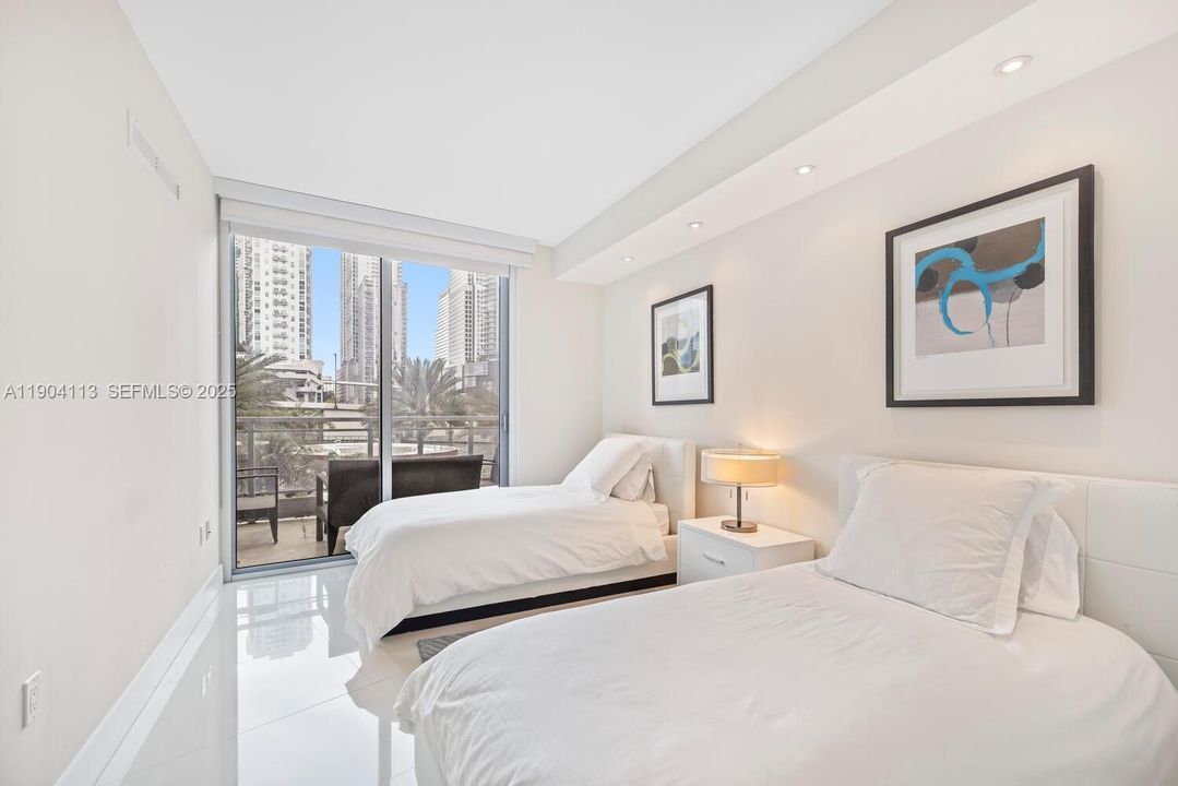 For Sale: $849,000 (3 beds, 3 baths, 1508 Square Feet)