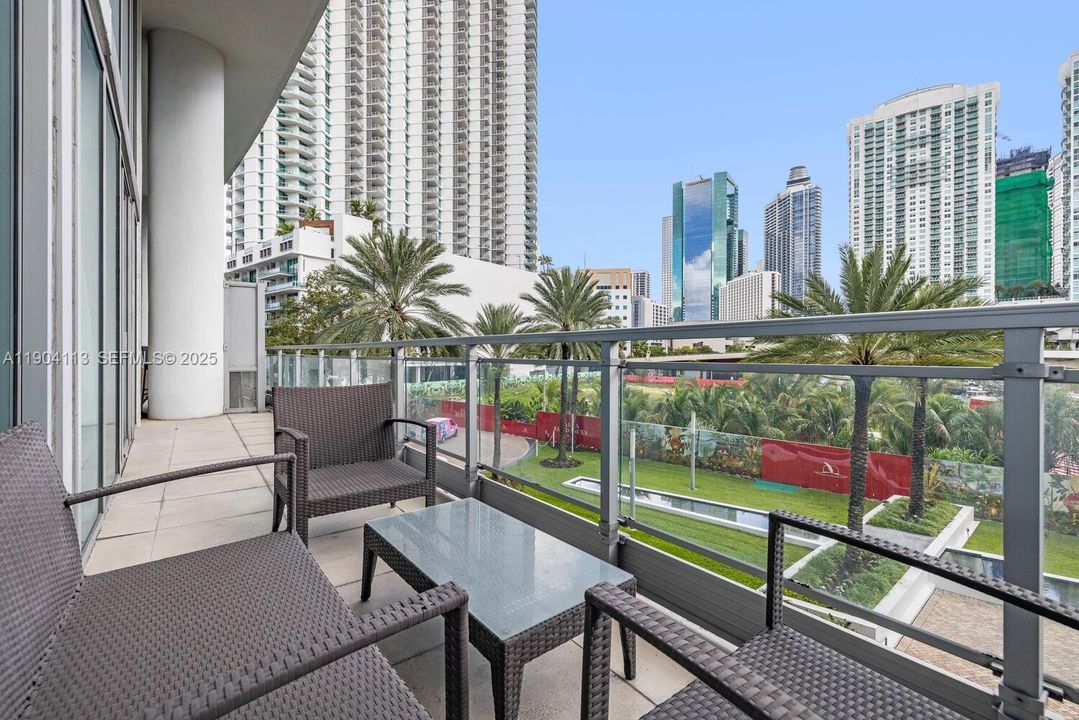 For Sale: $849,000 (3 beds, 3 baths, 1508 Square Feet)