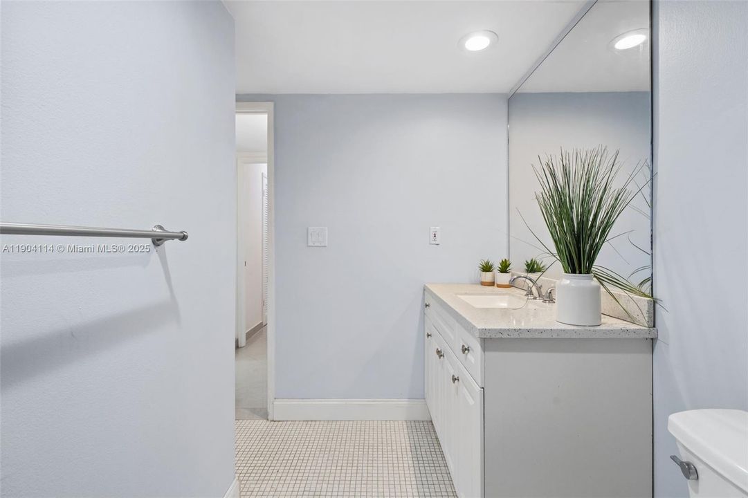 For Sale: $480,000 (1 beds, 1 baths, 1000 Square Feet)