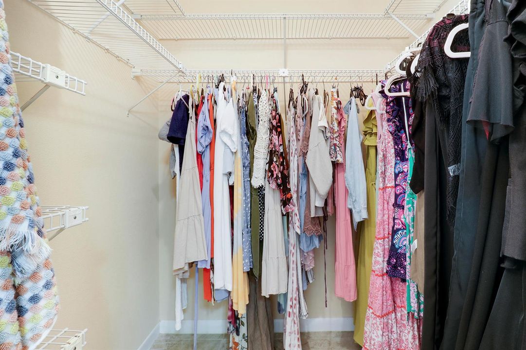 Master Bedroom Walk in Closet
