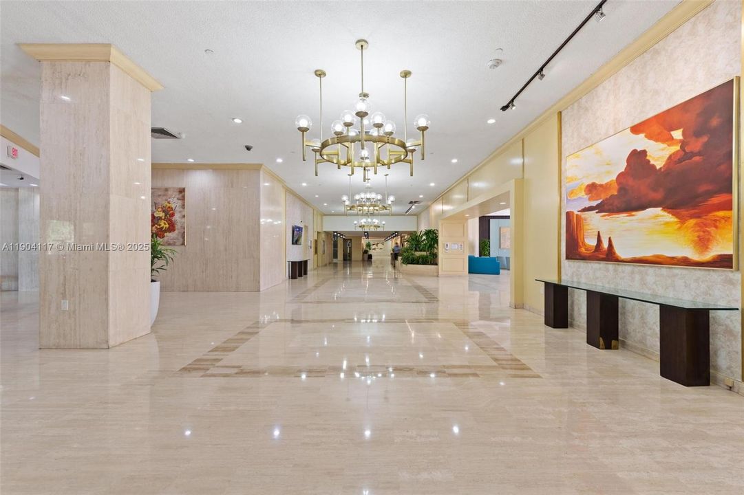 Active With Contract: $485,000 (1 beds, 1 baths, 740 Square Feet)