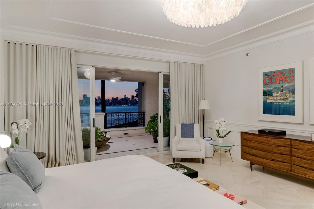 En Renta: $48,000 (3 camas, 3 baños, 4252 Pies cuadrados)