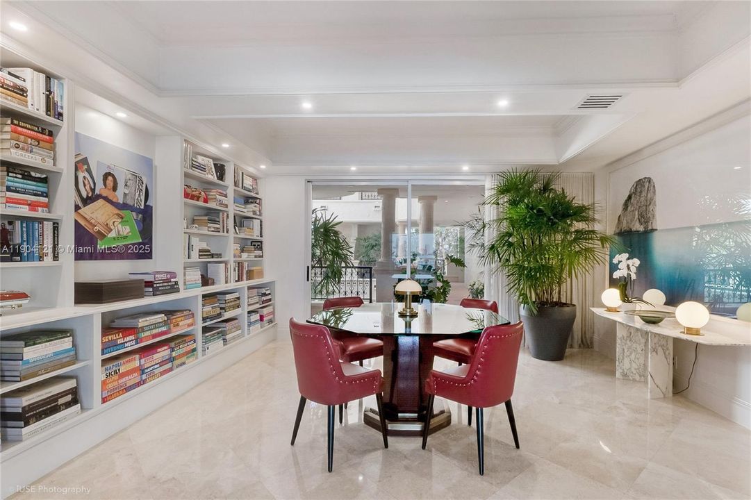 En Renta: $48,000 (3 camas, 3 baños, 4252 Pies cuadrados)