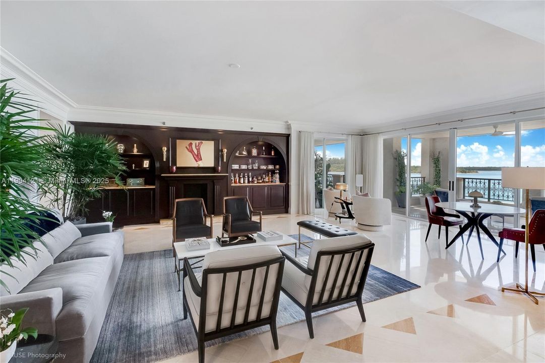 En Renta: $48,000 (3 camas, 3 baños, 4252 Pies cuadrados)