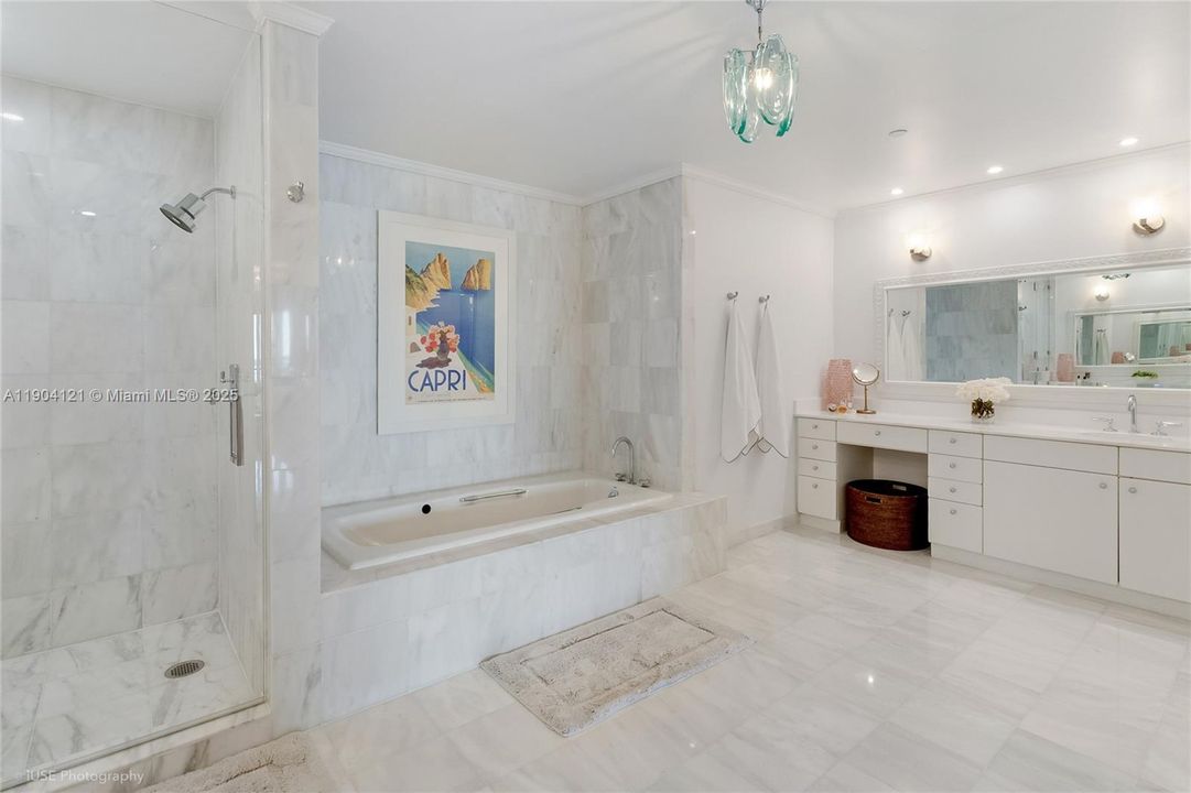 En Renta: $48,000 (3 camas, 3 baños, 4252 Pies cuadrados)