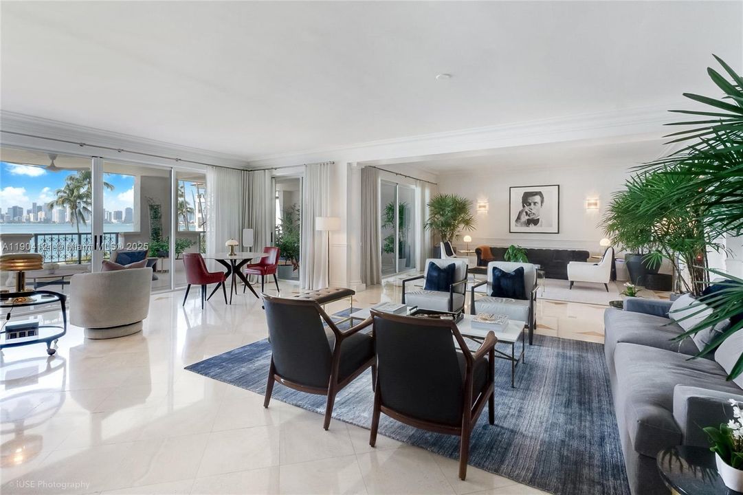 En Renta: $48,000 (3 camas, 3 baños, 4252 Pies cuadrados)