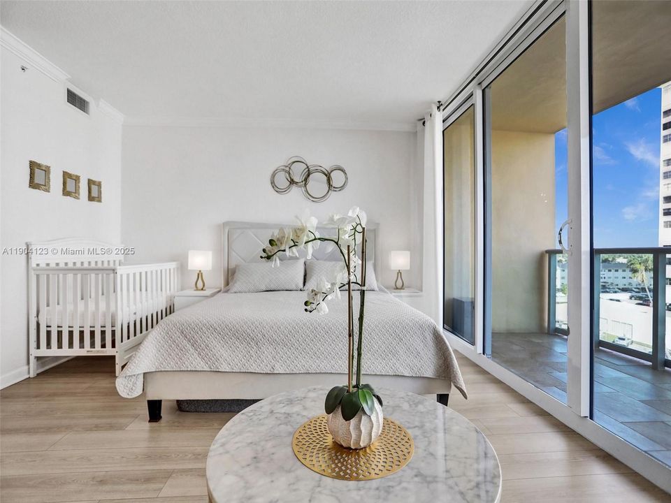 For Rent: $3,000 (0 beds, 1 baths, 482 Square Feet)