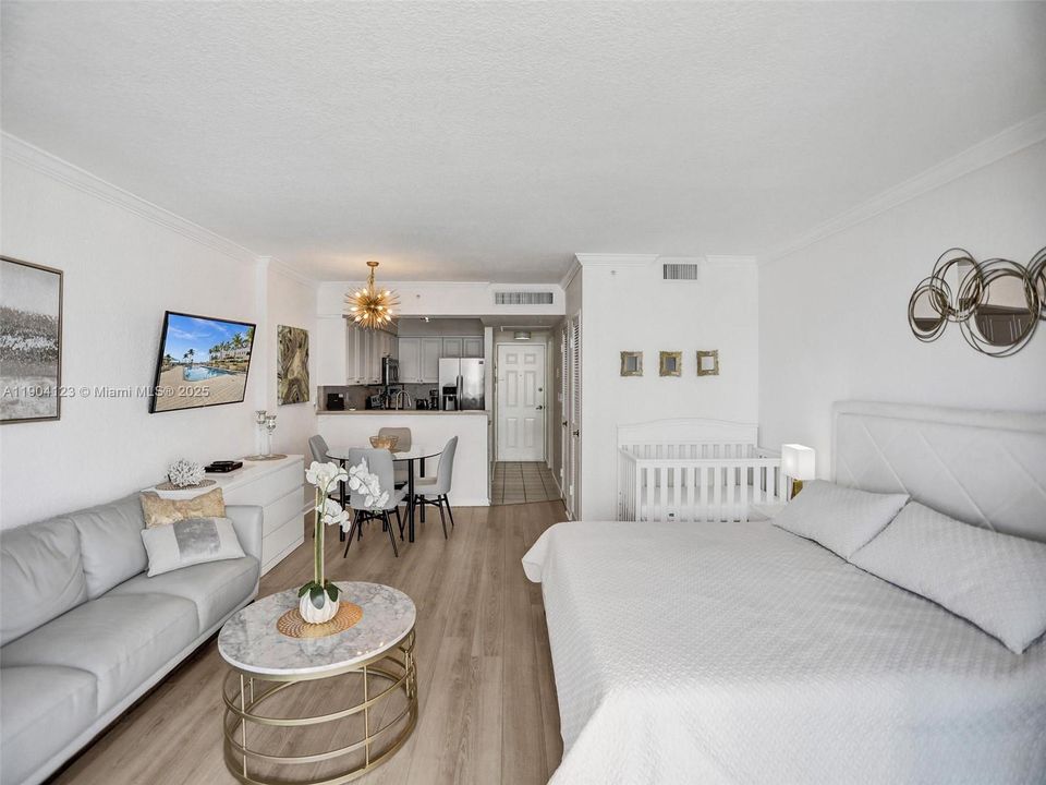 For Rent: $3,000 (0 beds, 1 baths, 482 Square Feet)