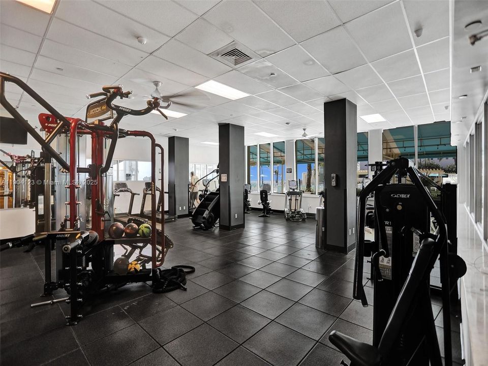 For Rent: $3,000 (0 beds, 1 baths, 482 Square Feet)