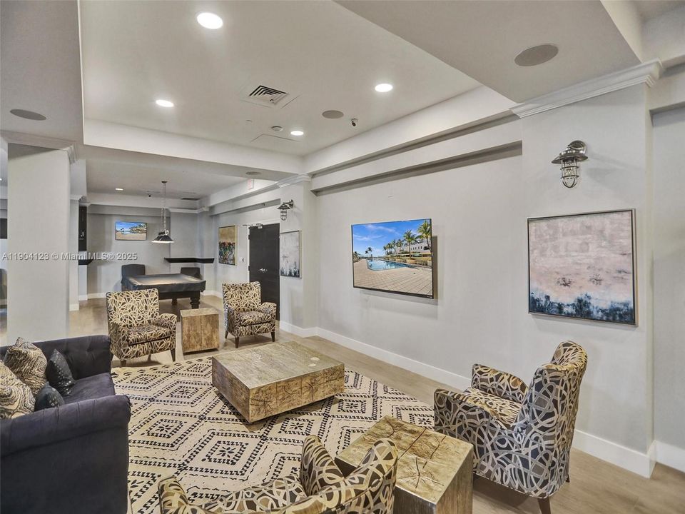 For Rent: $3,000 (0 beds, 1 baths, 482 Square Feet)