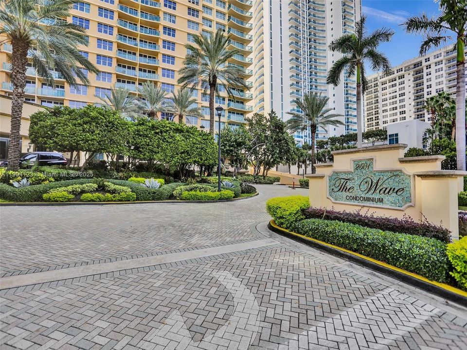 For Rent: $3,000 (0 beds, 1 baths, 482 Square Feet)