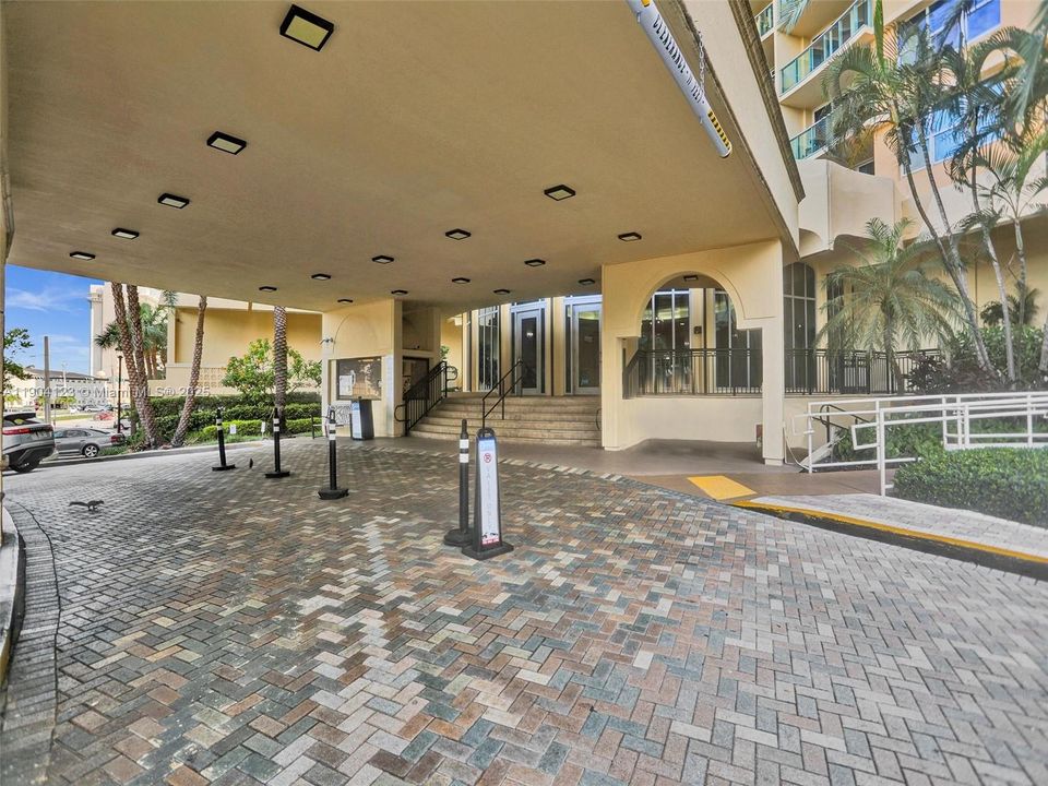 For Rent: $3,000 (0 beds, 1 baths, 482 Square Feet)