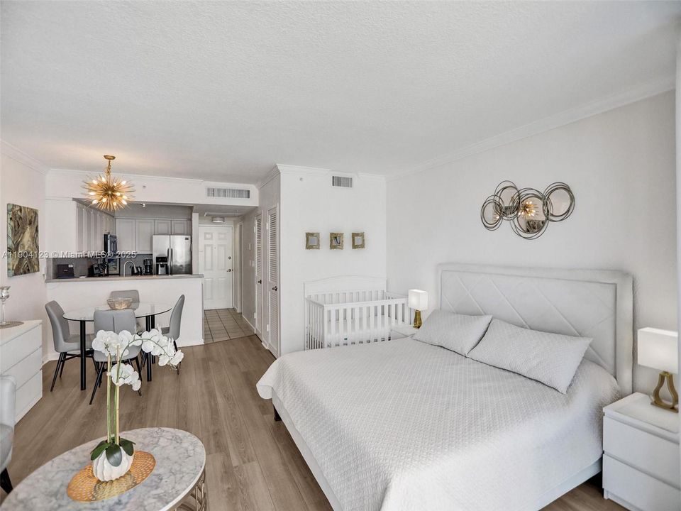 For Rent: $3,000 (0 beds, 1 baths, 482 Square Feet)