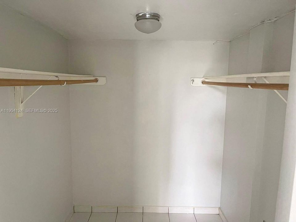 For Rent: $2,300 (2 beds, 2 baths, 960 Square Feet)