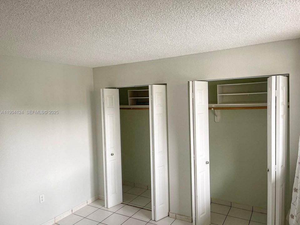 For Rent: $2,300 (2 beds, 2 baths, 960 Square Feet)