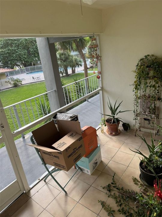 For Rent: $1,600 (1 beds, 1 baths, 700 Square Feet)