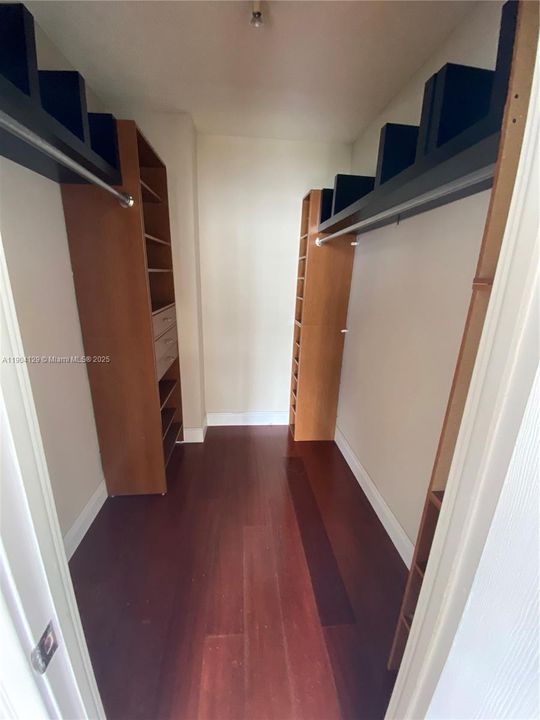 For Rent: $2,700 (2 beds, 2 baths, 1466 Square Feet)