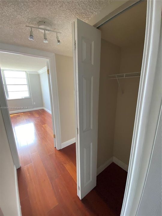 For Rent: $2,700 (2 beds, 2 baths, 1466 Square Feet)