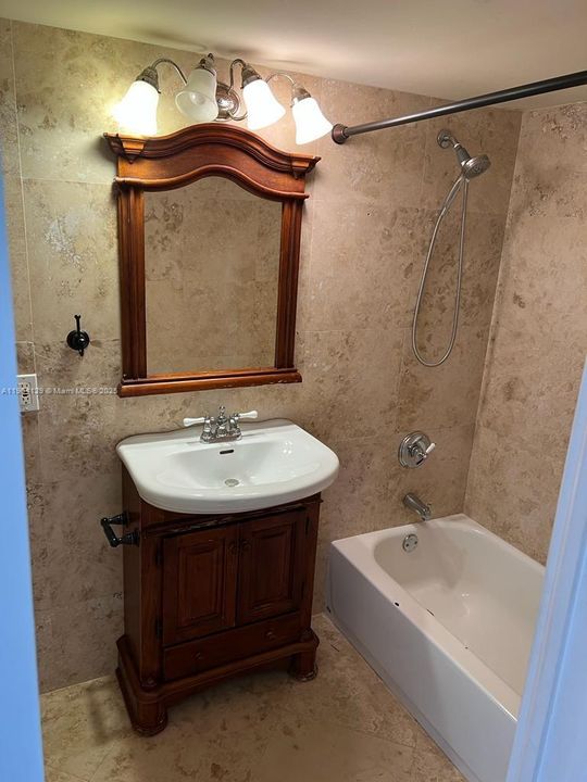 For Rent: $2,700 (2 beds, 2 baths, 1466 Square Feet)