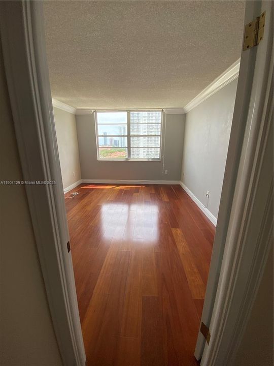 For Rent: $2,700 (2 beds, 2 baths, 1466 Square Feet)