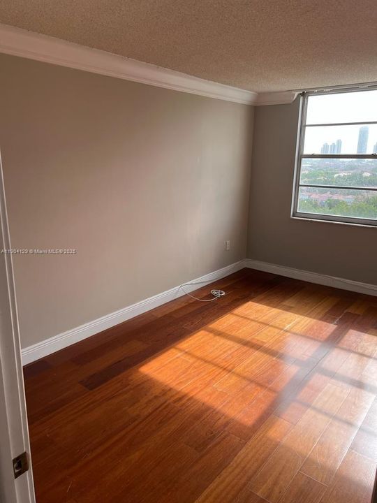 For Rent: $2,700 (2 beds, 2 baths, 1466 Square Feet)
