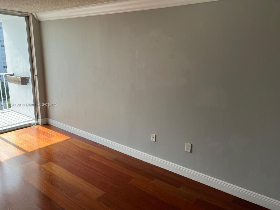 For Rent: $2,700 (2 beds, 2 baths, 1466 Square Feet)