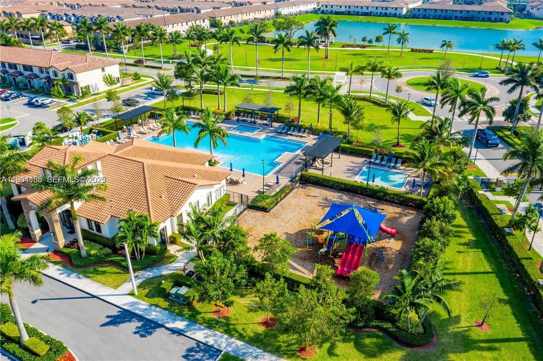 For Sale: $450,000 (3 beds, 2 baths, 1829 Square Feet)