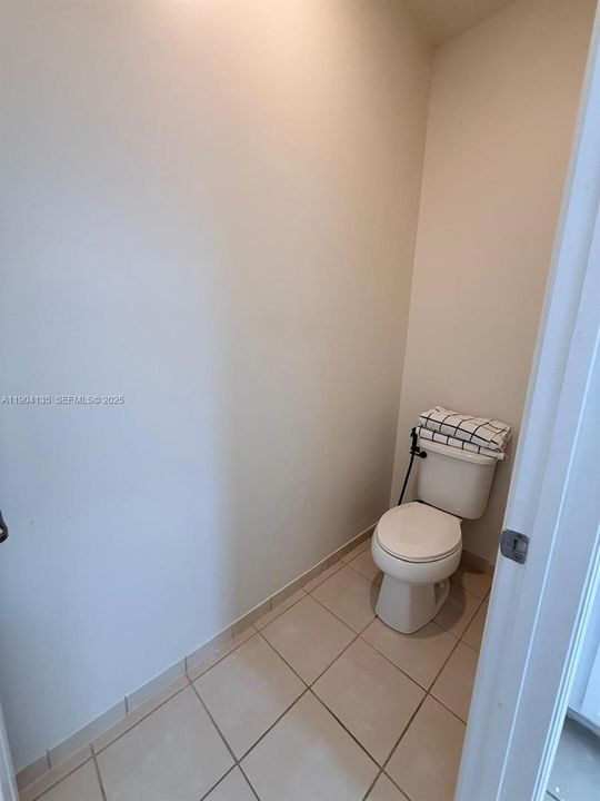 For Sale: $450,000 (3 beds, 2 baths, 1829 Square Feet)