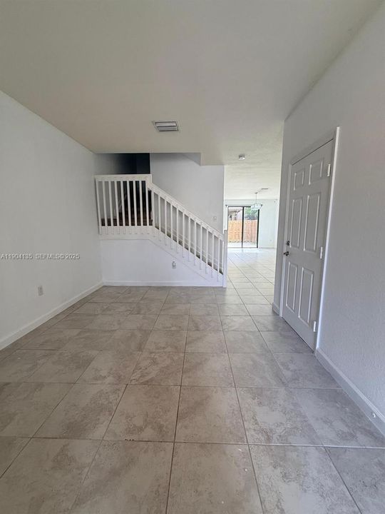 For Sale: $450,000 (3 beds, 2 baths, 1829 Square Feet)