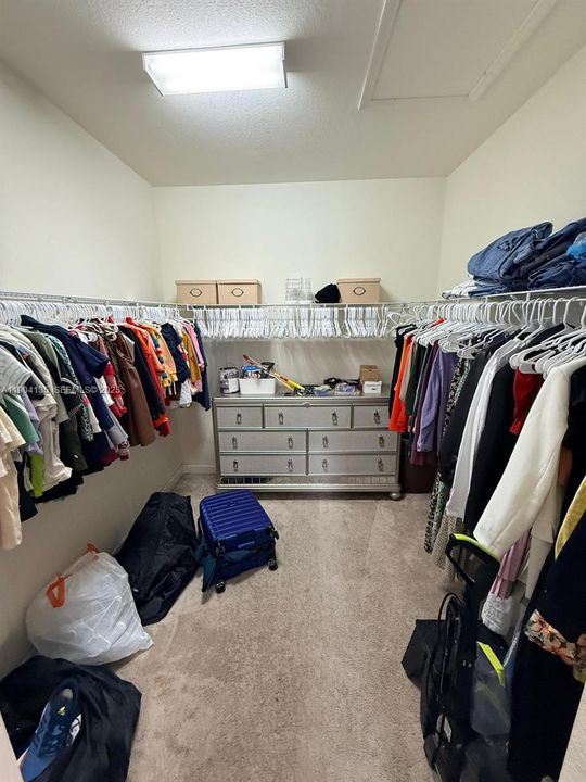 For Sale: $450,000 (3 beds, 2 baths, 1829 Square Feet)