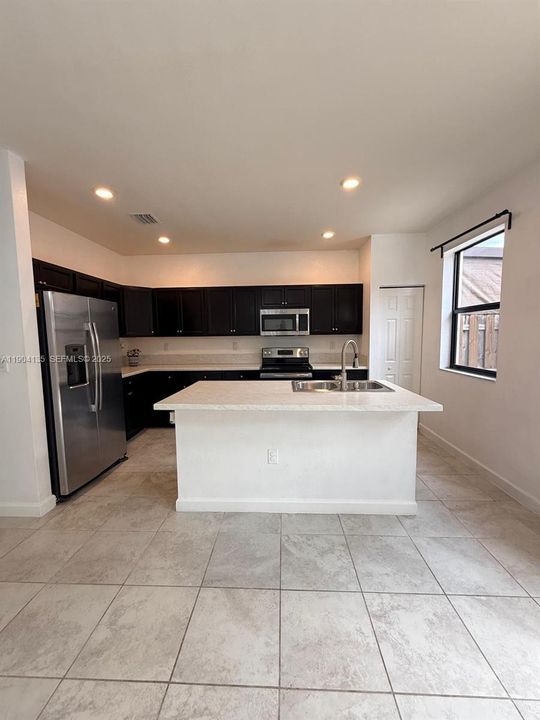 For Sale: $450,000 (3 beds, 2 baths, 1829 Square Feet)