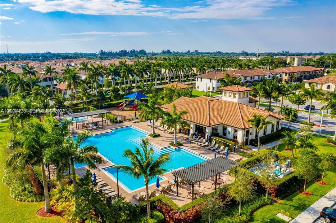 For Sale: $450,000 (3 beds, 2 baths, 1829 Square Feet)