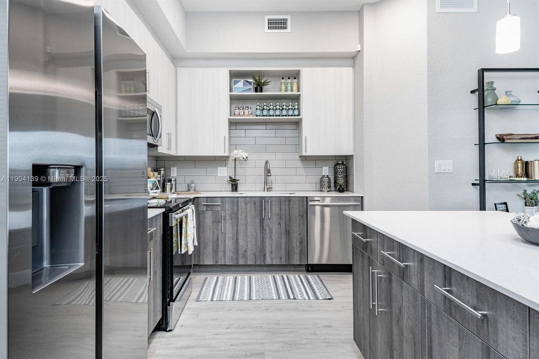 Recently Rented: $3,295 (3 beds, 2 baths, 0 Square Feet)