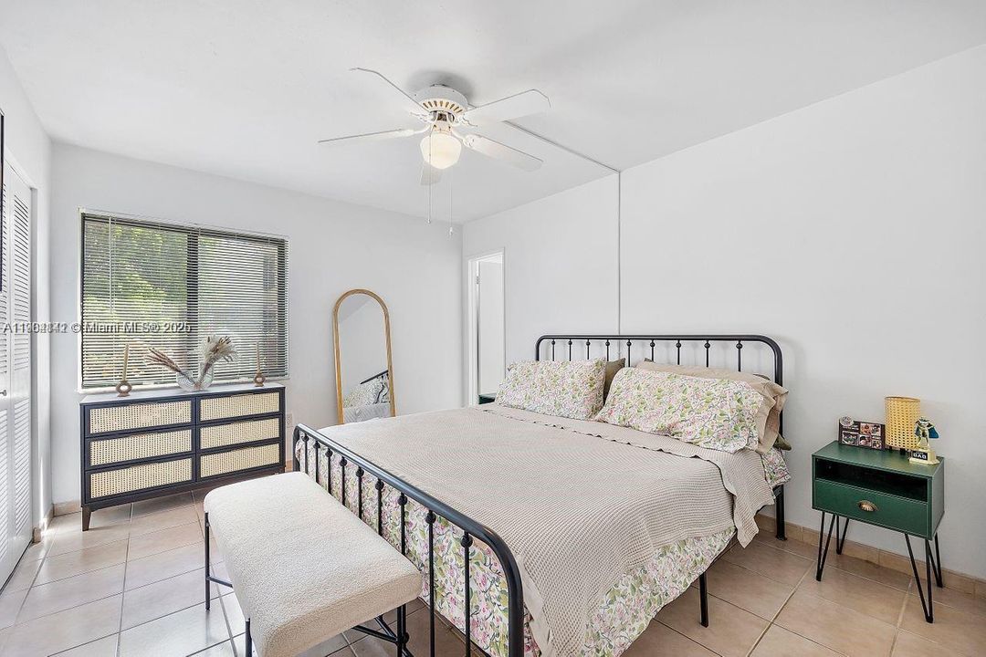 Recently Rented: $3,000 (3 beds, 2 baths, 1083 Square Feet)