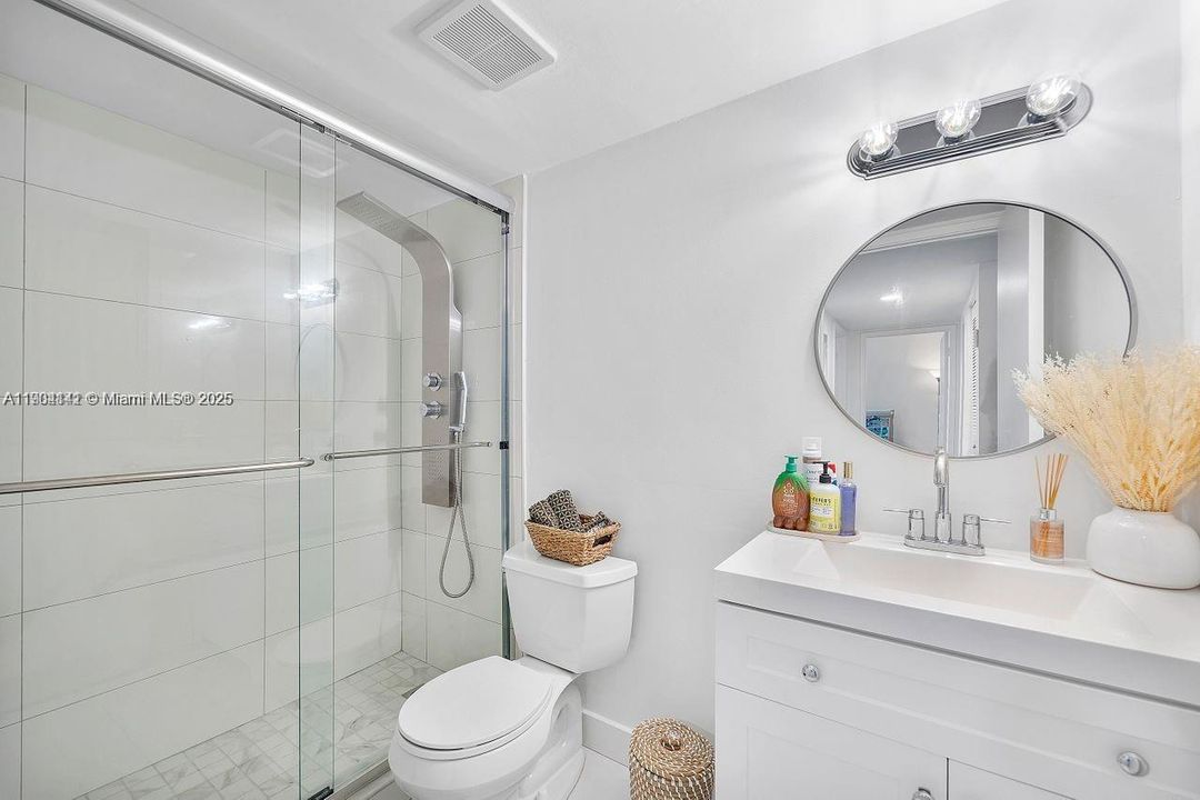 Recently Rented: $3,000 (3 beds, 2 baths, 1083 Square Feet)