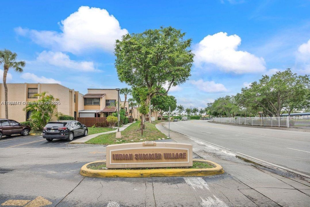 Recently Rented: $3,000 (3 beds, 2 baths, 1083 Square Feet)