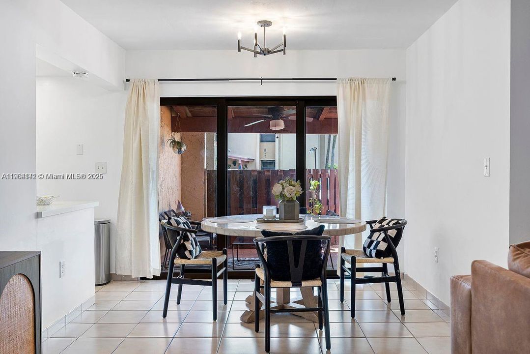 Recently Rented: $3,000 (3 beds, 2 baths, 1083 Square Feet)