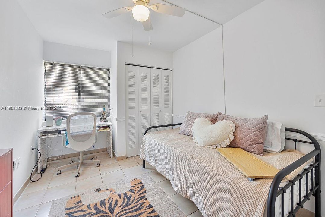 Recently Rented: $3,000 (3 beds, 2 baths, 1083 Square Feet)