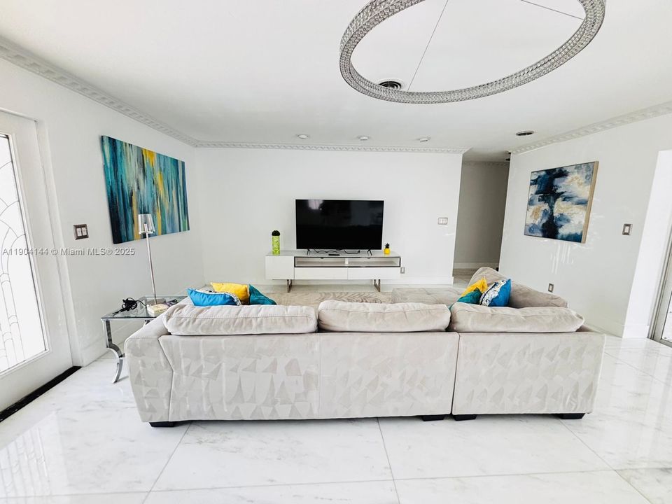 En Renta: $8,700 (3 camas, 2 baños, 1313 Pies cuadrados)