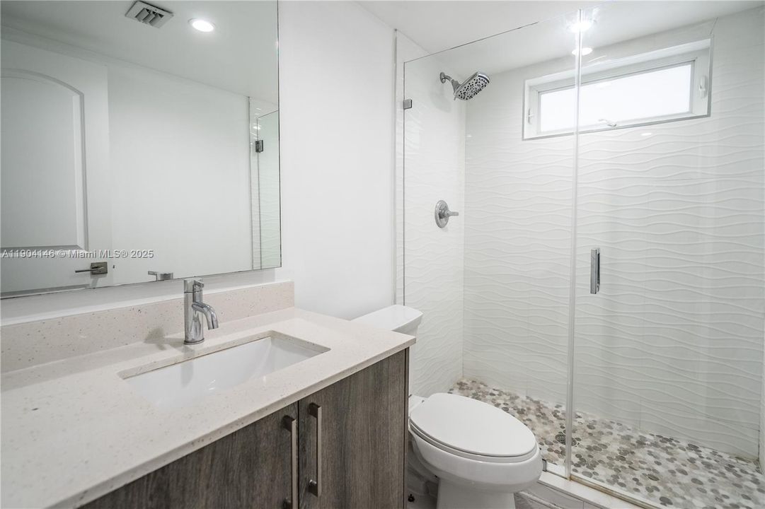 Recently Rented: $1,950 (1 beds, 1 baths, 610 Square Feet)