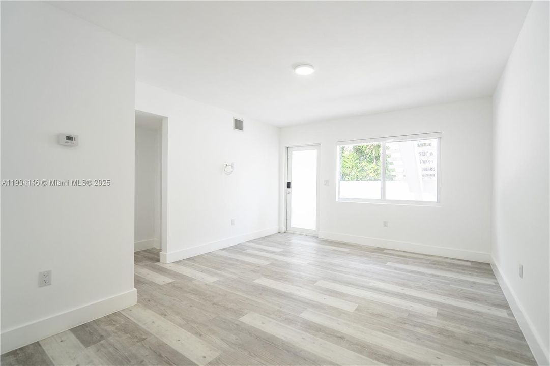 Recently Rented: $1,950 (1 beds, 1 baths, 610 Square Feet)