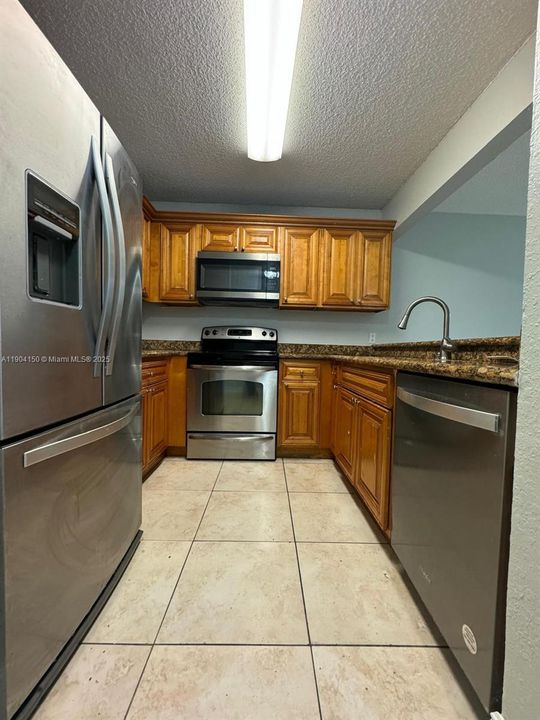 Recently Rented: $1,850 (2 beds, 1 baths, 904 Square Feet)