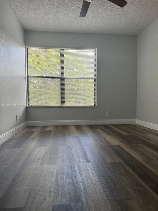 Recently Rented: $1,850 (2 beds, 1 baths, 904 Square Feet)