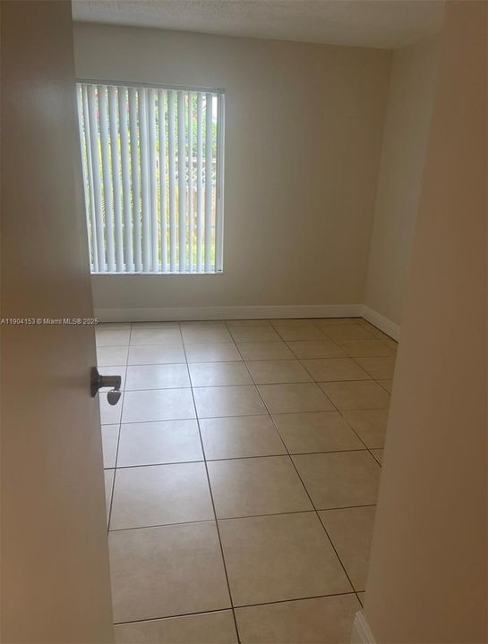 For Rent: $2,100 (1 beds, 1 baths, 810 Square Feet)